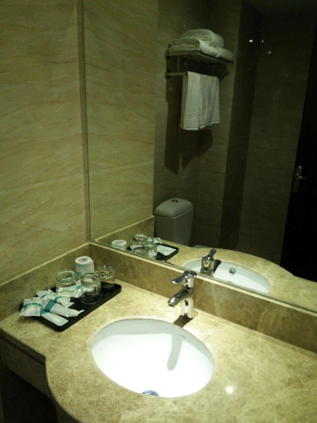 Chengdu Airport Ruijia Hotel Exterior foto